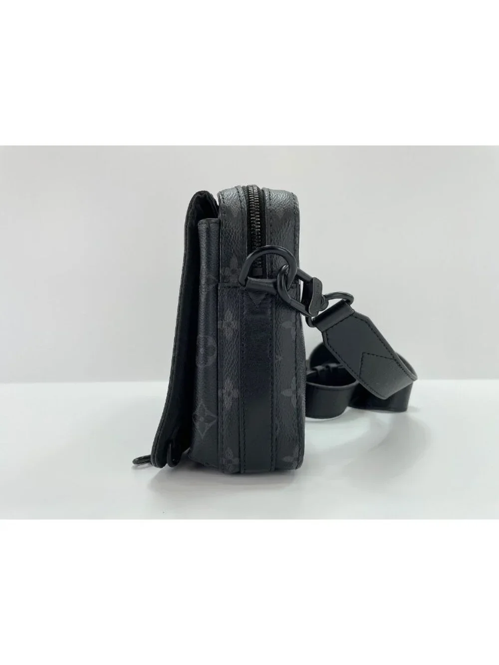 Louis Vuitton Shoulder Bag Monogram Eclipse Steamer
